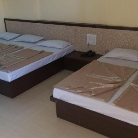 Hotel Sai Niwas Shirdi Exterior foto
